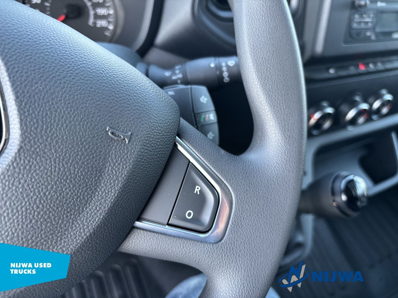 Mazs furgons Renault Master 135 L3H2 Parkeersensoren + Cruise control: foto 9