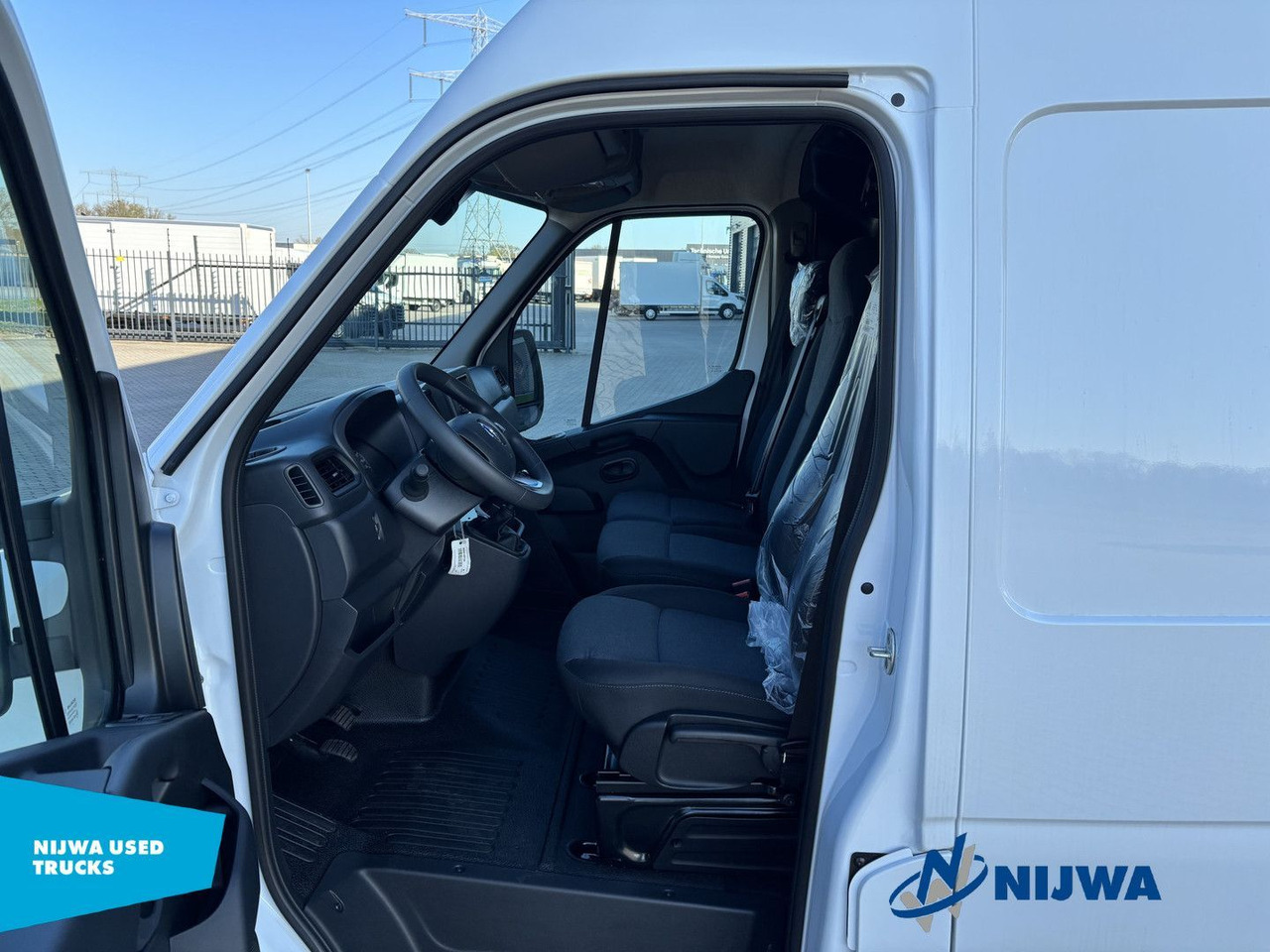 Renault Master 135 L3H2 Parkeersensoren + Cruise control - Mazs furgons: foto 5 Renault Master 135 L3H2 Parkeersensoren + Cruise control - Mazs furgons: foto 5