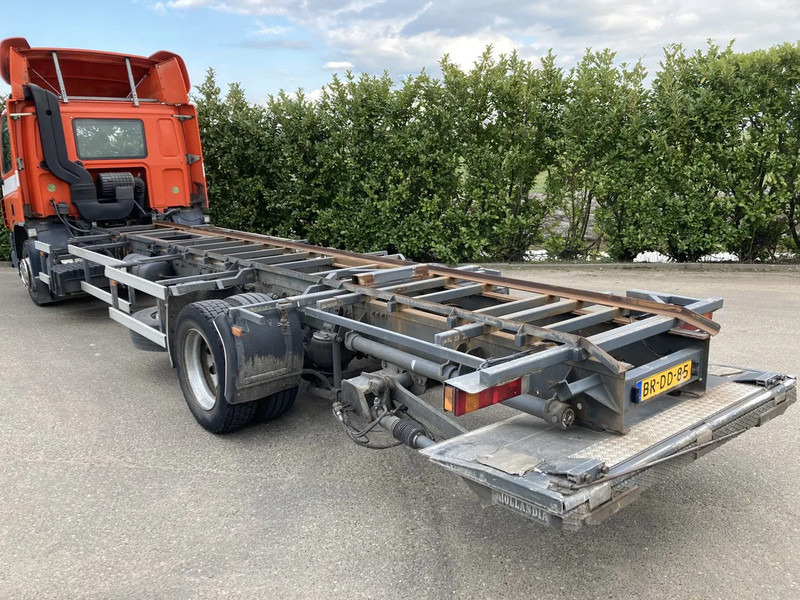 DAF CF65.180 Euro3 Manual / Laadklep - Šasija kravas automašīna: foto 4 DAF CF65.180 Euro3 Manual / Laadklep - Šasija kravas automašīna: foto 4