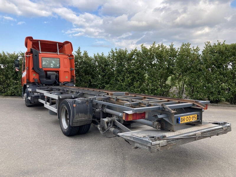 DAF FA CF65.180 Euro3 Manual / Laadklep - Šasija kravas automašīna: foto 3 DAF FA CF65.180 Euro3 Manual / Laadklep - Šasija kravas automašīna: foto 3