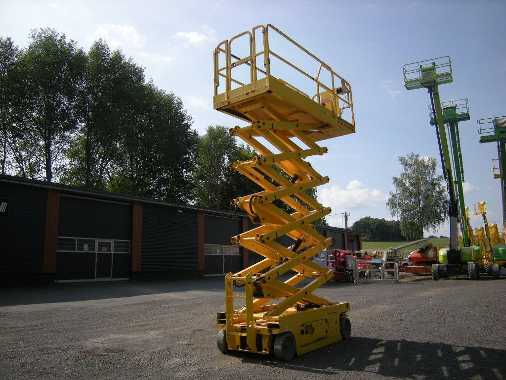 Genie GS 4047 Scherenarbeitsbühne Genie 14 m - Autopacēlājs: foto 2 Genie GS 4047 Scherenarbeitsbühne Genie 14 m - Autopacēlājs: foto 2