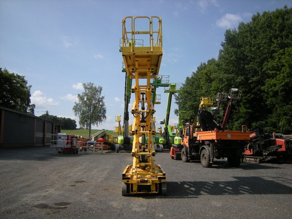 Genie GS 4047 Scherenarbeitsbühne Genie 14 m - Autopacēlājs: foto 3 Genie GS 4047 Scherenarbeitsbühne Genie 14 m - Autopacēlājs: foto 3