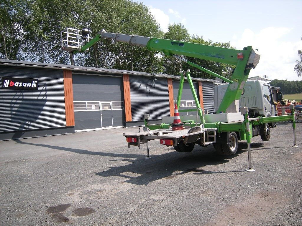 Nissan NT 400 Cabstar mit Palfinger P260BK, 21m - Autopacēlājs: foto 1 Nissan NT 400 Cabstar mit Palfinger P260BK, 21m - Autopacēlājs: foto 1