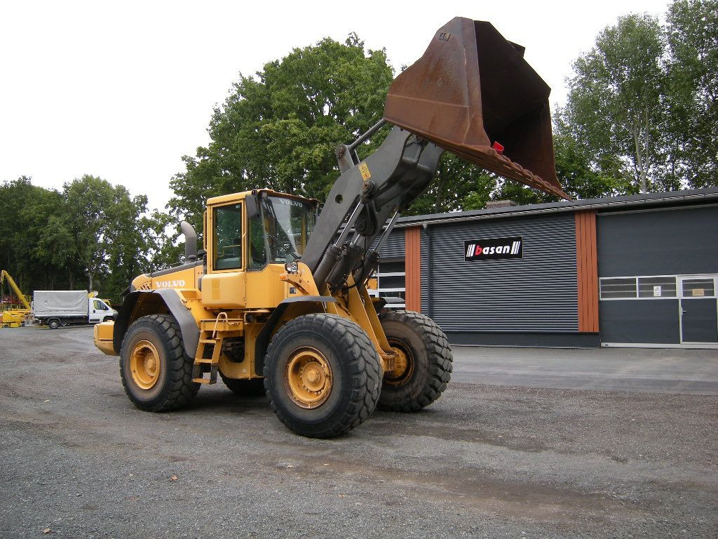 Volvo L 120 E - Riteņu iekrāvējs: foto 1 Volvo L 120 E - Riteņu iekrāvējs: foto 1