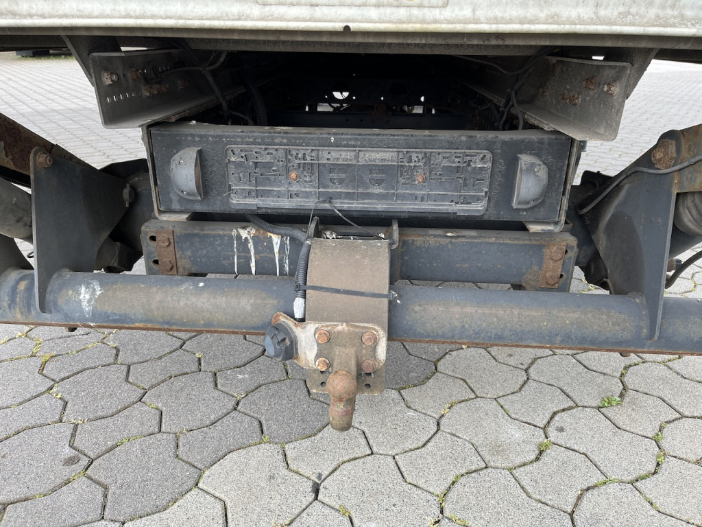 FUSO Canter 7C18 4x2 Ladebordwand - Furgons ar tentu: foto 4 FUSO Canter 7C18 4x2 Ladebordwand - Furgons ar tentu: foto 4