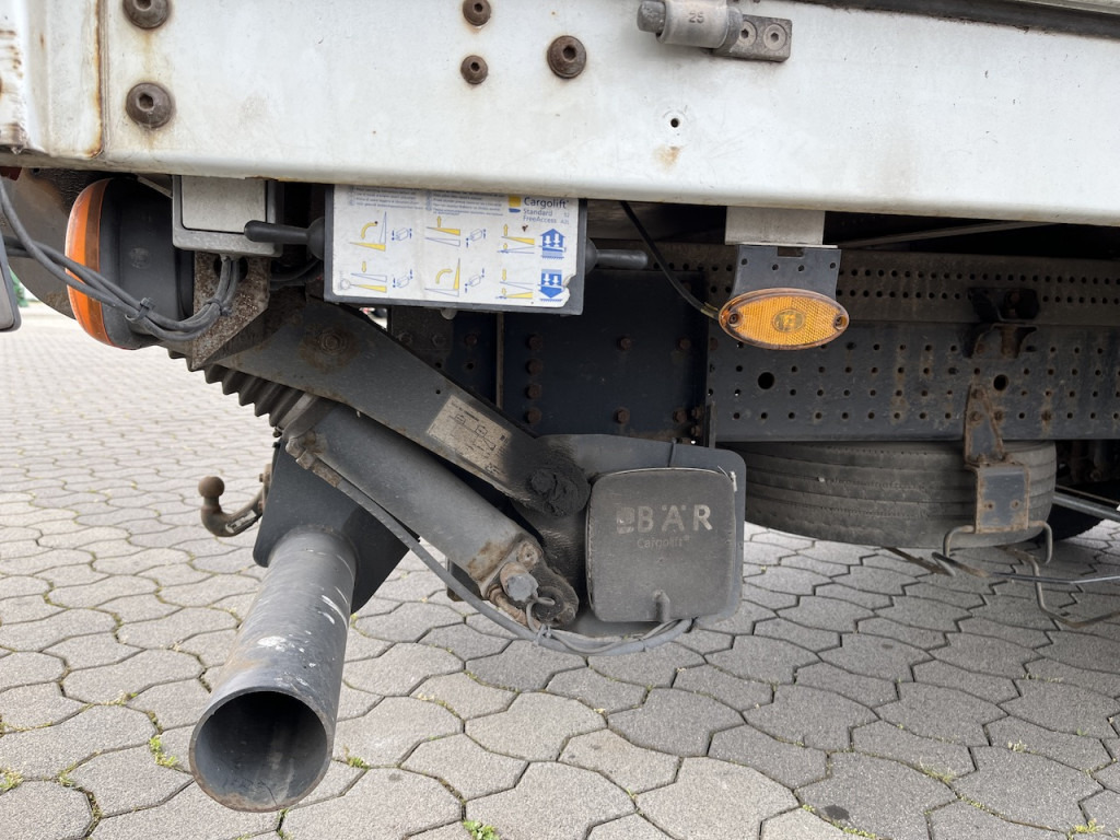 FUSO Canter 7C18 4x2 Ladebordwand - Furgons ar tentu: foto 5 FUSO Canter 7C18 4x2 Ladebordwand - Furgons ar tentu: foto 5