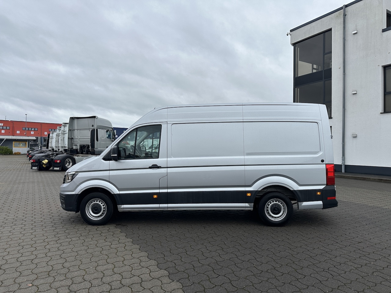 VW Crafter 2.0 TDI Kasten hoch AHK RFK PDC FSE BT - Komercauto: foto 3 VW Crafter 2.0 TDI Kasten hoch AHK RFK PDC FSE BT - Komercauto: foto 3