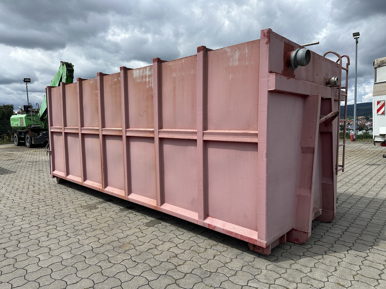 Mercedes-Benz Wassercontainer Mulde 30 cbm Silo für Abrollkipper - Kravas automašīna: foto 1 Mercedes-Benz Wassercontainer Mulde 30 cbm Silo für Abrollkipper - Kravas automašīna: foto 1