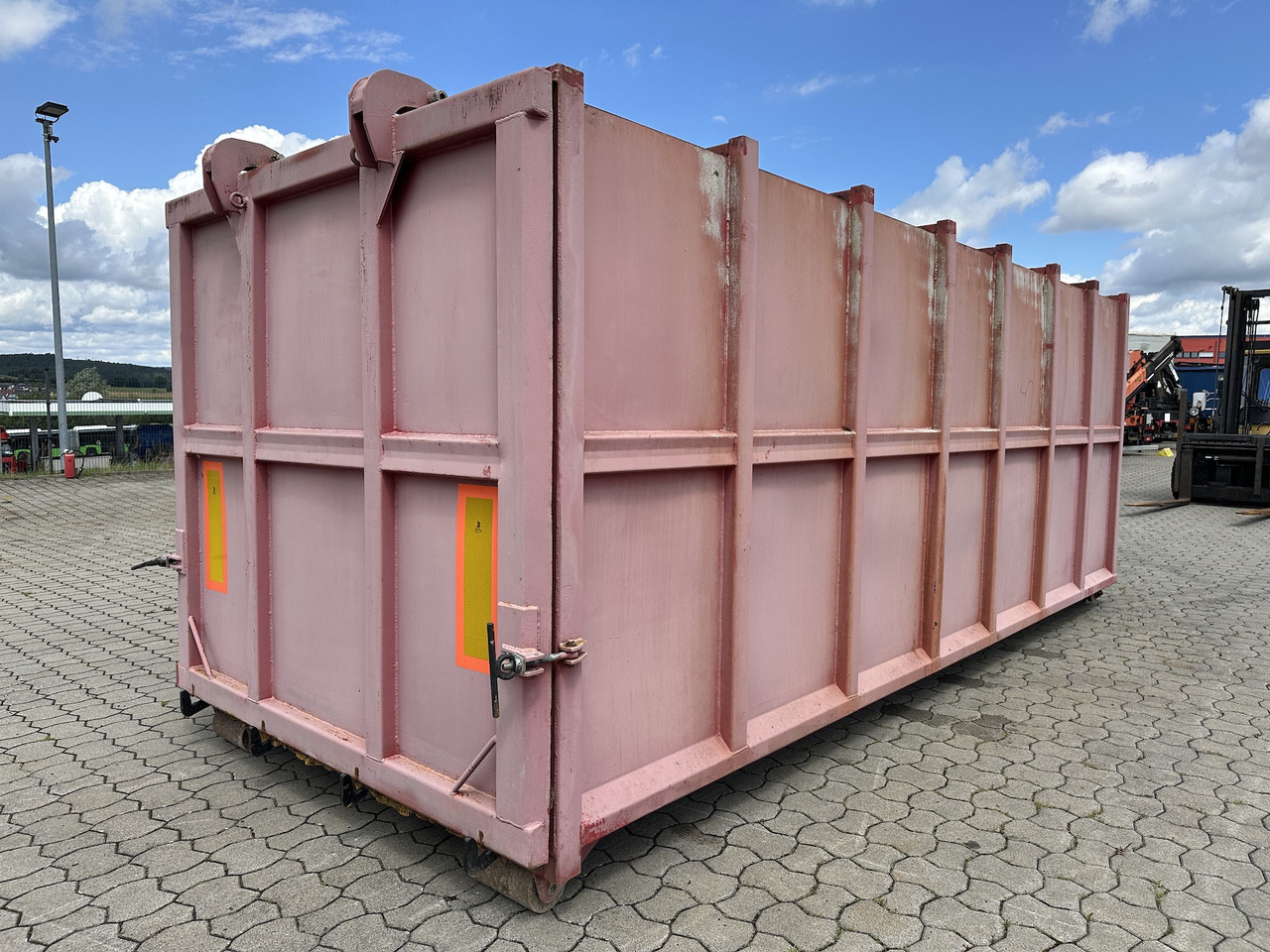 Mercedes-Benz Wassercontainer Mulde 30 cbm Silo für Abrollkipper - Kravas automašīna: foto 3 Mercedes-Benz Wassercontainer Mulde 30 cbm Silo für Abrollkipper - Kravas automašīna: foto 3