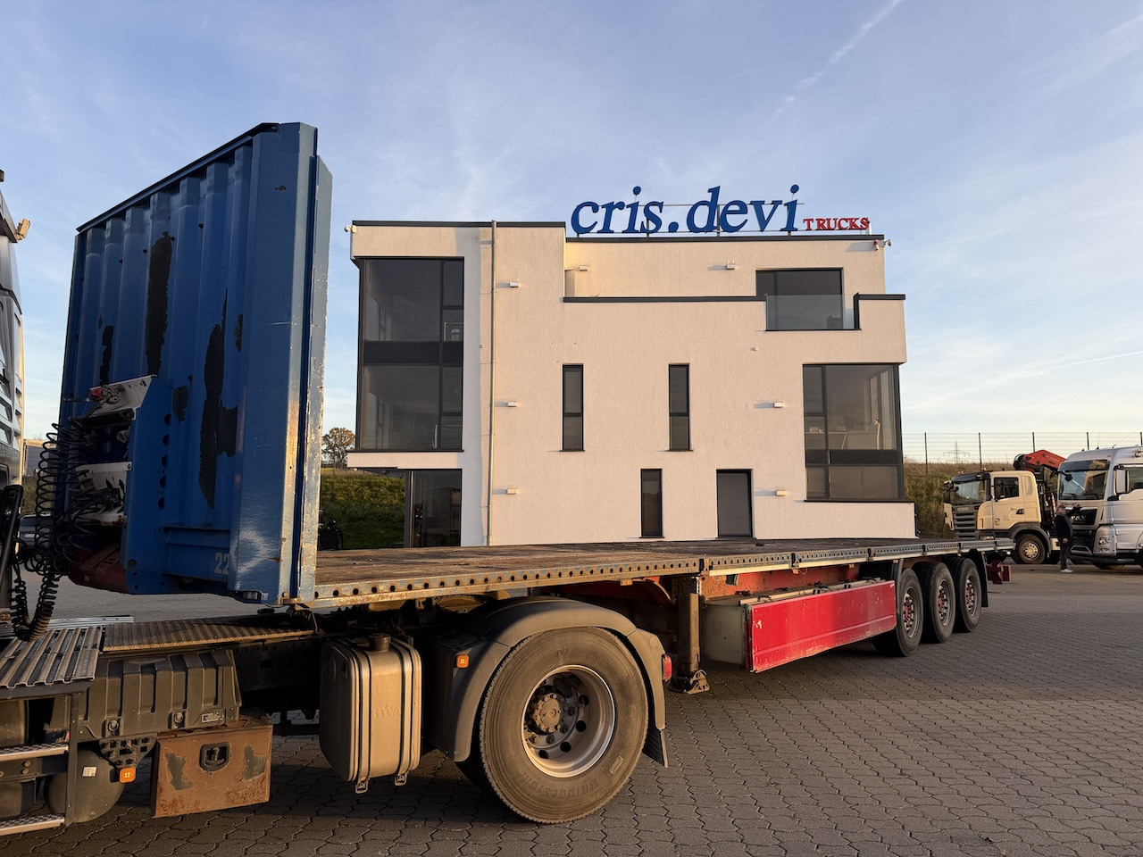 Krone SDP 27 - Bortu puspiekabe/ Platforma: foto 1 Krone SDP 27 - Bortu puspiekabe/ Platforma: foto 1