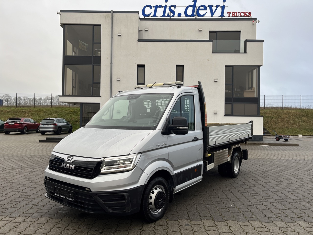 MAN TGE 3.180 4x2 Zwillingsbereift - Komercauto pašizgāzējs: foto 1 MAN TGE 3.180 4x2 Zwillingsbereift - Komercauto pašizgāzējs: foto 1