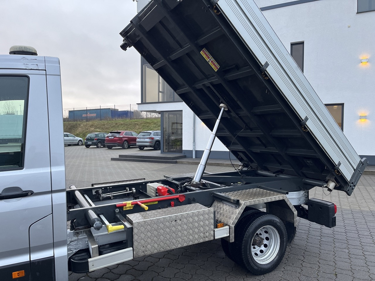 MAN TGE 3.180 4x2 Zwillingsbereift - Komercauto pašizgāzējs: foto 2 MAN TGE 3.180 4x2 Zwillingsbereift - Komercauto pašizgāzējs: foto 2