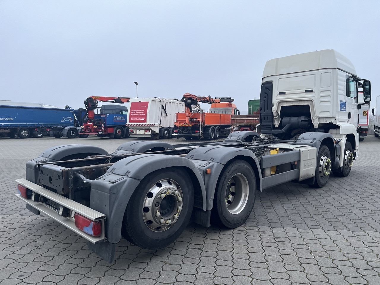 MAN TGS 35.440 8x2 Fahrgestell Intarder - Šasija kravas automašīna: foto 5 MAN TGS 35.440 8x2 Fahrgestell Intarder - Šasija kravas automašīna: foto 5