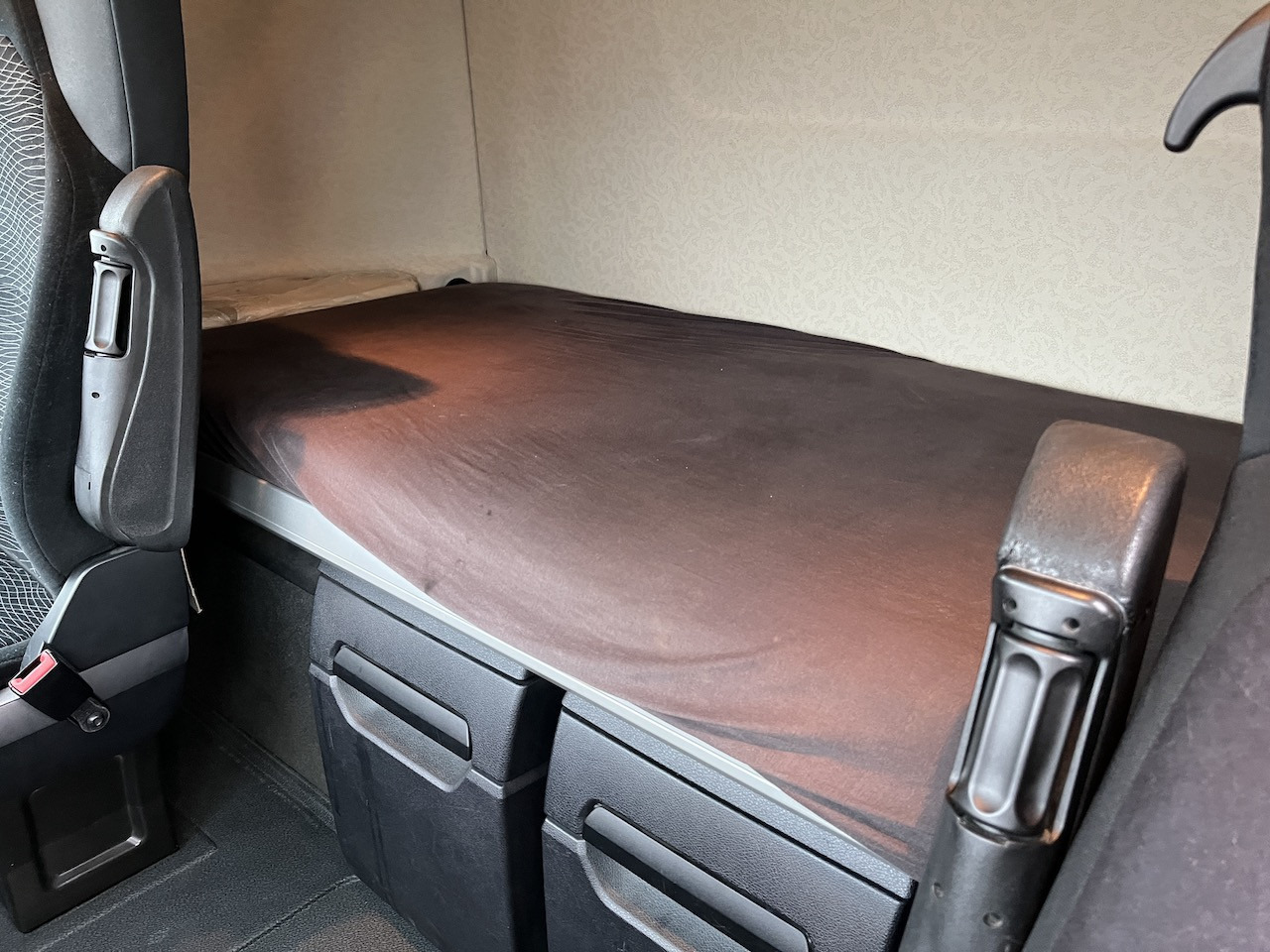 Mercedes-Benz 1842 4x2 LBW Kühlung - Kravas automašīna ar slēgto virsbūvi: foto 3 Mercedes-Benz 1842 4x2 LBW Kühlung - Kravas automašīna ar slēgto virsbūvi: foto 3