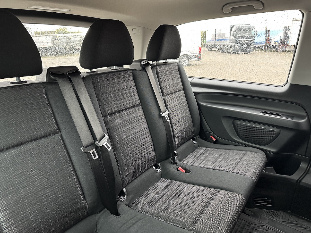 Mercedes-Benz Vito 111 CDI 9 Sitzer BT FSE Klima Tempomat Radio - Pasažieru furgons: foto 2 Mercedes-Benz Vito 111 CDI 9 Sitzer BT FSE Klima Tempomat Radio - Pasažieru furgons: foto 2