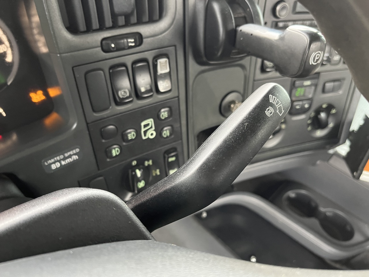Scania G 450 8x4 Trösch Abrollkipper - Pacēlājs ar āķi: foto 3 Scania G 450 8x4 Trösch Abrollkipper - Pacēlājs ar āķi: foto 3