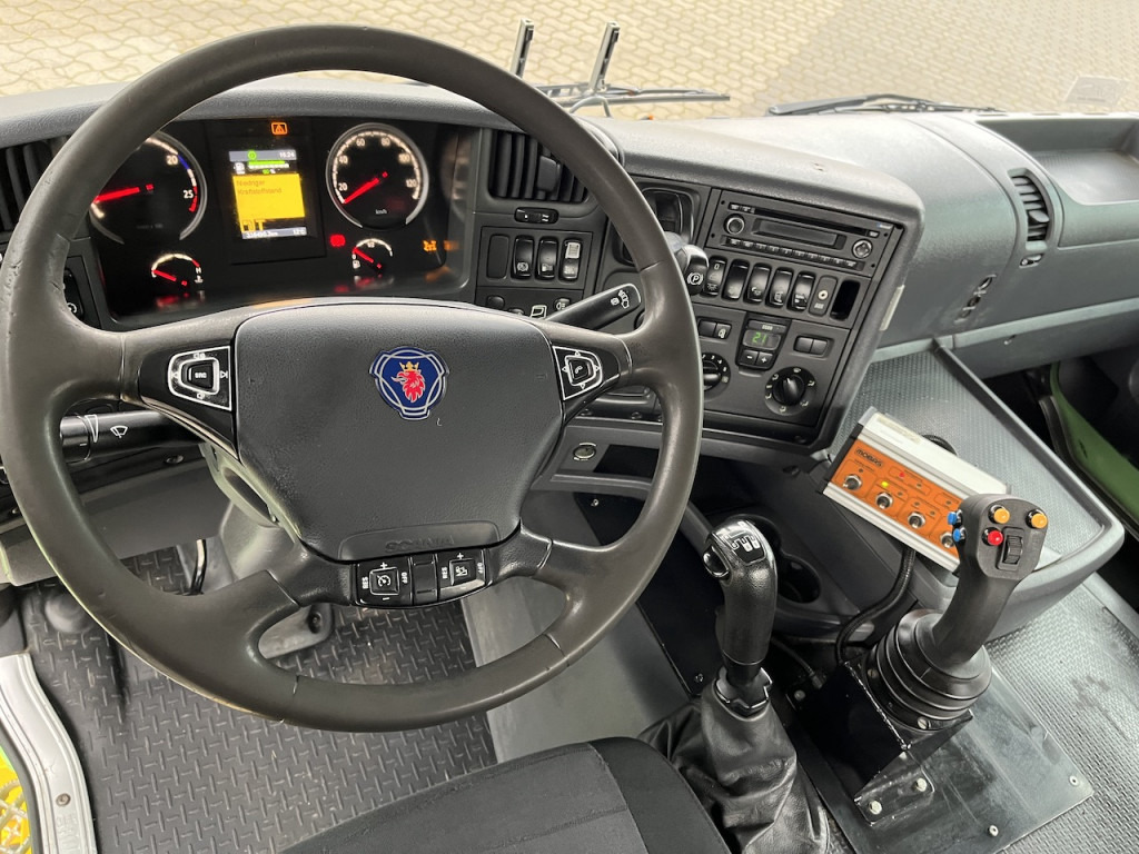 Scania G 450 8x4 Trösch Abrollkipper - Pacēlājs ar āķi: foto 2 Scania G 450 8x4 Trösch Abrollkipper - Pacēlājs ar āķi: foto 2