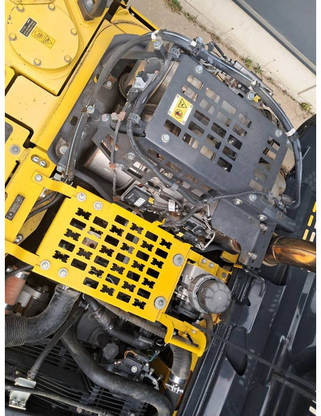 Komatsu PC210LCI-11 - Kāpurķēžu ekskavators: foto 3 Komatsu PC210LCI-11 - Kāpurķēžu ekskavators: foto 3