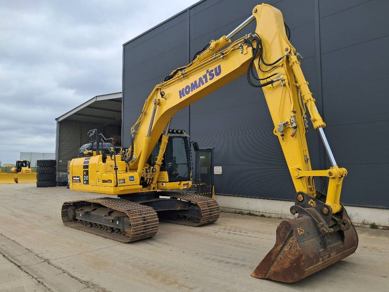 Komatsu PC210LCI-11 - Kāpurķēžu ekskavators: foto 1 Komatsu PC210LCI-11 - Kāpurķēžu ekskavators: foto 1