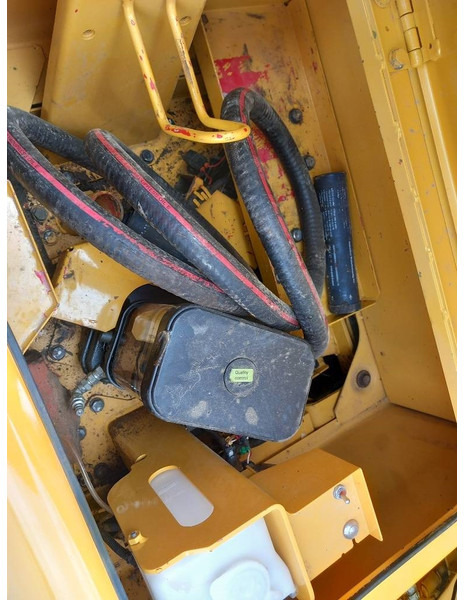 Kāpurķēžu ekskavators Komatsu PC210LCI-11: foto 19