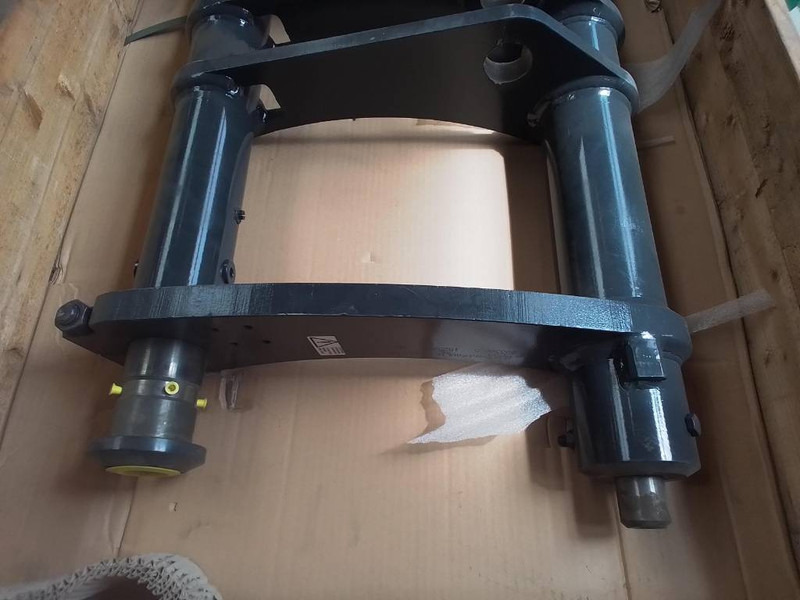 Komatsu WA100 Quick coupler 42W-70-21402 - Riteņu iekrāvējs: foto 5 Komatsu WA100 Quick coupler 42W-70-21402 - Riteņu iekrāvējs: foto 5