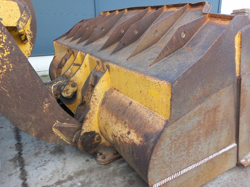 Komatsu WA500-7 - Riteņu iekrāvējs: foto 5 Komatsu WA500-7 - Riteņu iekrāvējs: foto 5