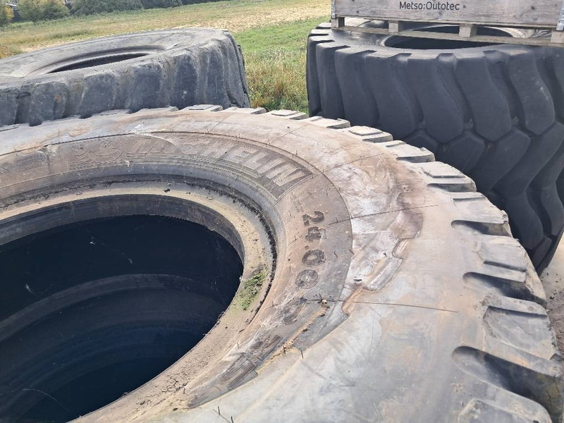 Michelin Xtra Load Grip 24.00R35 - Riepas un diski - Celtniecības tehnika: foto 3 Michelin Xtra Load Grip 24.00R35 - Riepas un diski - Celtniecības tehnika: foto 3