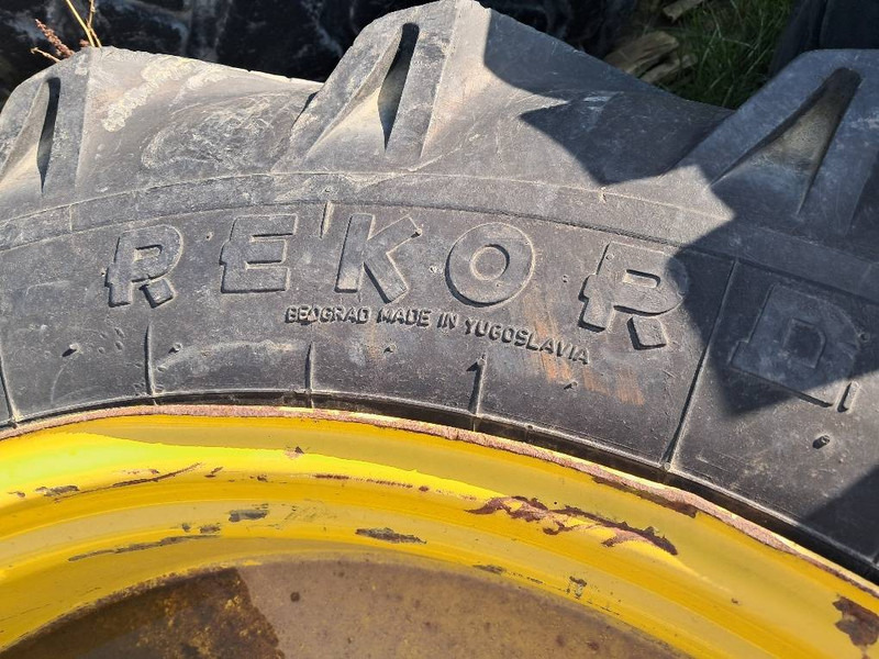 Record 12.4-36 - Riepas un diski - Celtniecības tehnika: foto 3 Record 12.4-36 - Riepas un diski - Celtniecības tehnika: foto 3