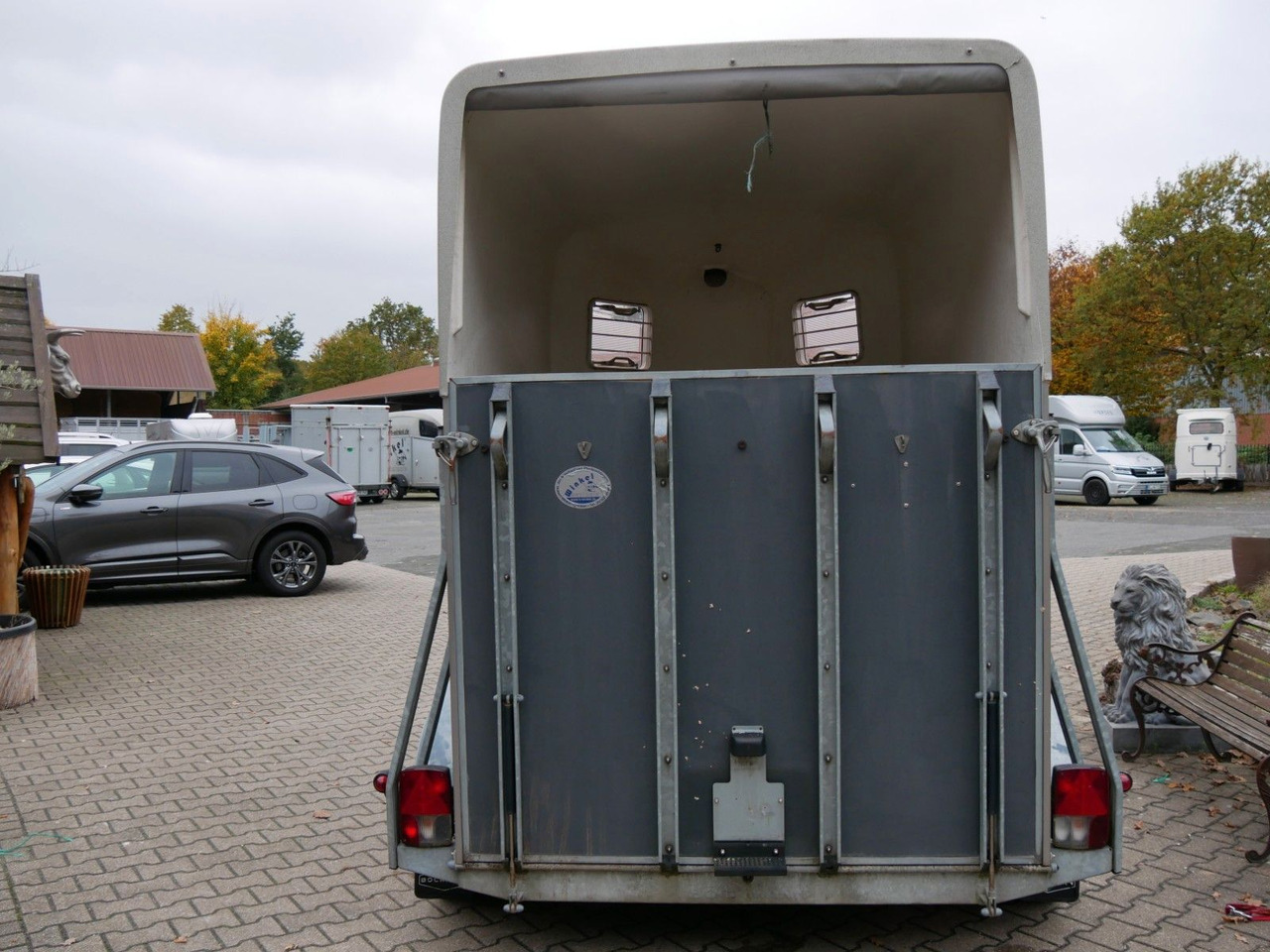 Böckmann Duo Esprit mit Sattelkammer - Piekabe dzīvnieku pārvadāšanai: foto 3 Böckmann Duo Esprit mit Sattelkammer - Piekabe dzīvnieku pārvadāšanai: foto 3