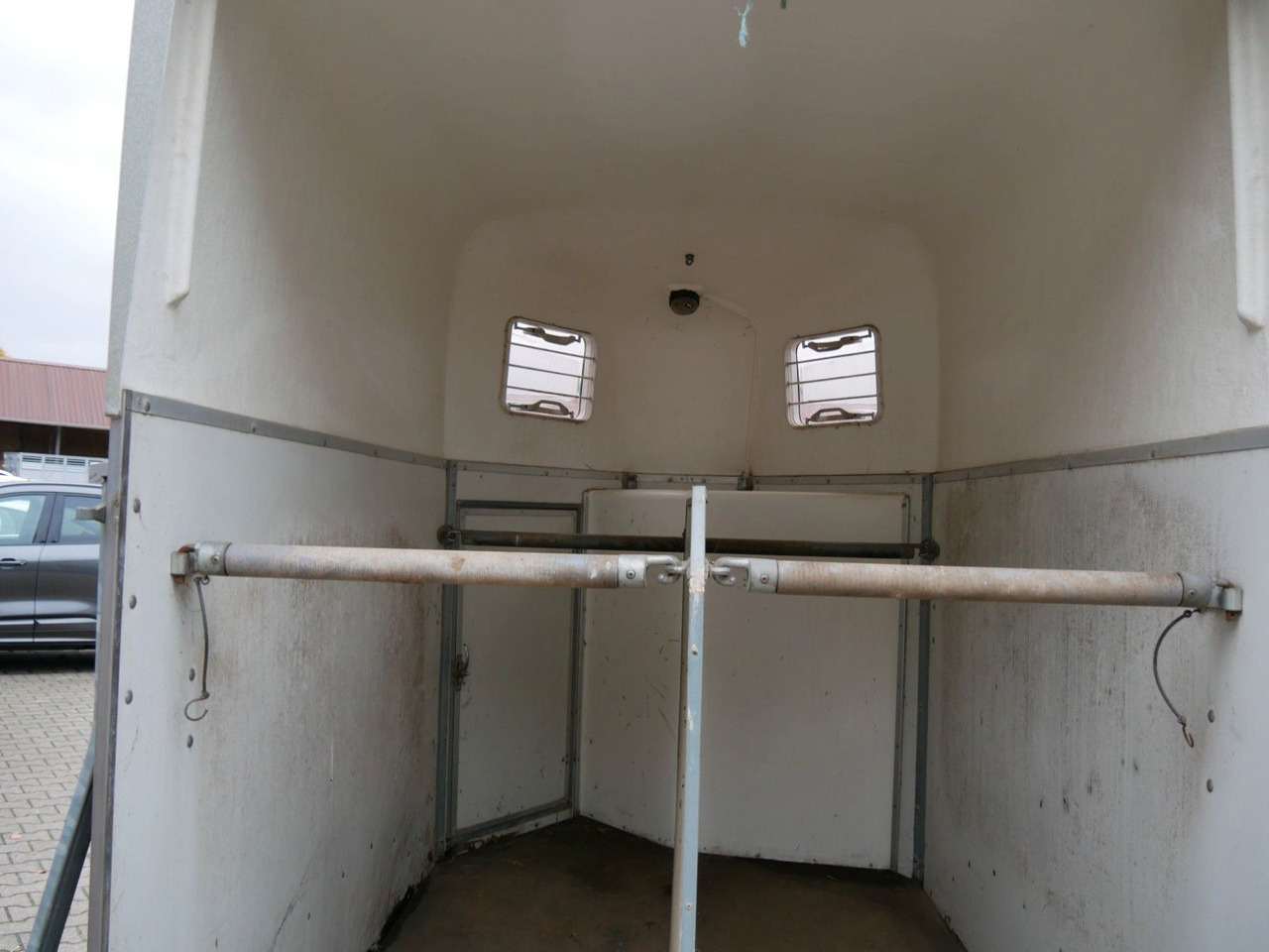 Böckmann Duo Esprit mit Sattelkammer - Piekabe dzīvnieku pārvadāšanai: foto 5 Böckmann Duo Esprit mit Sattelkammer - Piekabe dzīvnieku pārvadāšanai: foto 5