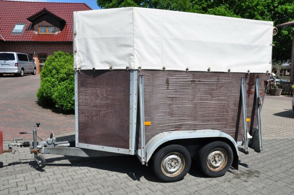 Holz Plane 1,5 Pferde Holz Plane 1,5 Pferde - Zirgu piekabe: foto 1 Holz Plane 1,5 Pferde Holz Plane 1,5 Pferde - Zirgu piekabe: foto 1