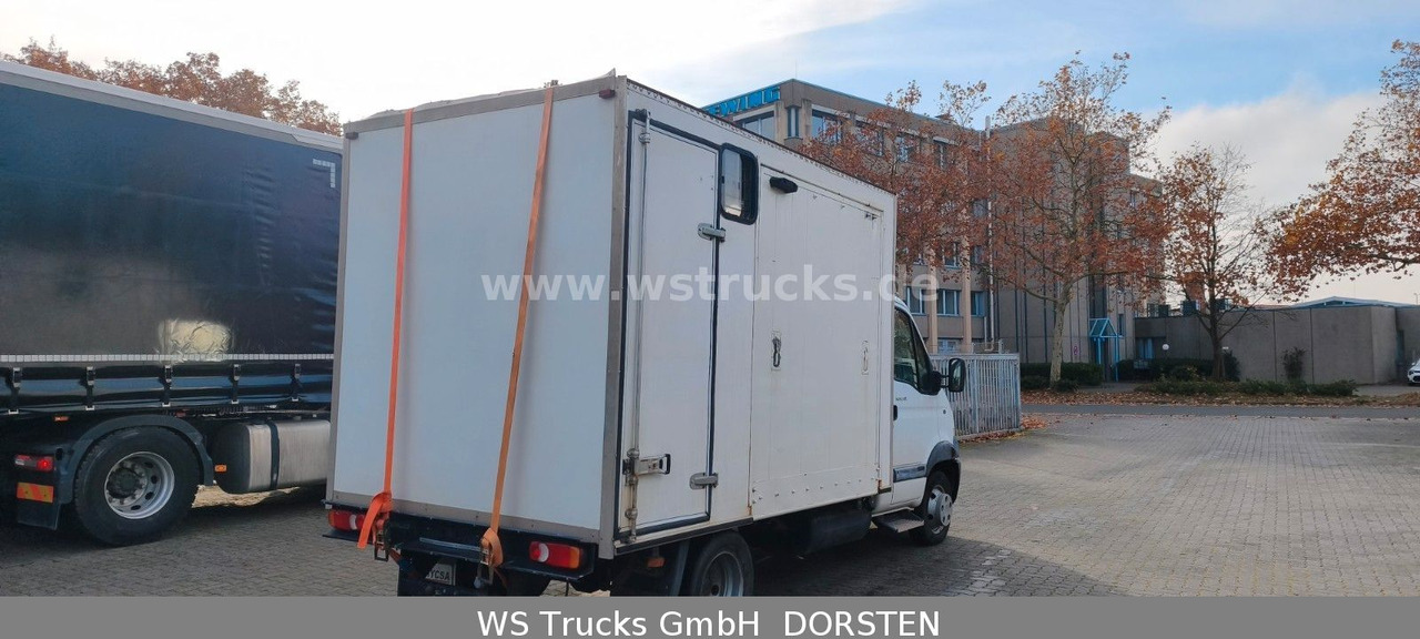 Renault Mascott Pferdeaufbau 2 Pferde - Kravas automašīna dzīvnieku pārvadāšanai: foto 3 Renault Mascott Pferdeaufbau 2 Pferde - Kravas automašīna dzīvnieku pārvadāšanai: foto 3