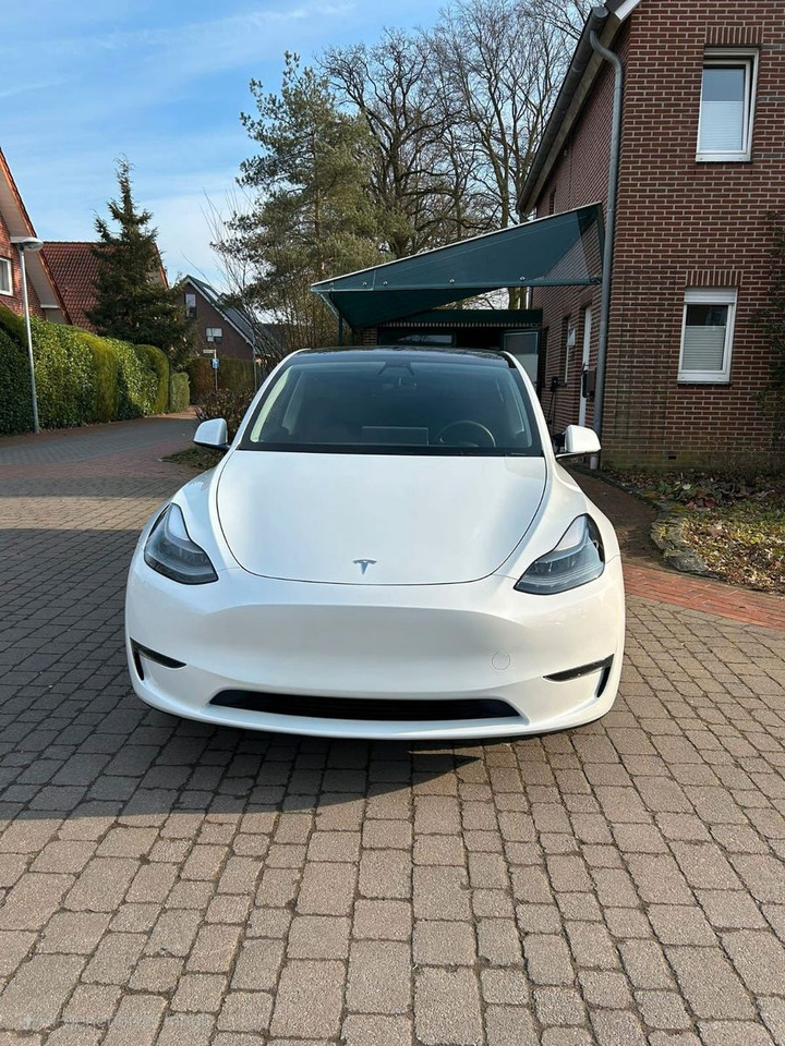 Tesla Model Y Hinterradantrieb RWD - Sedans: foto 2 Tesla Model Y Hinterradantrieb RWD - Sedans: foto 2