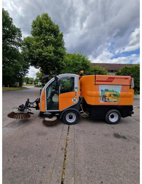 Bucher Kehrmaschine BUCHER-GUYER Kehrmaschine EG 4.500 kg Diesel Topzustand - Rūpnieciskais slaucītājs: foto 1 Bucher Kehrmaschine BUCHER-GUYER Kehrmaschine EG 4.500 kg Diesel Topzustand - Rūpnieciskais slaucītājs: foto 1