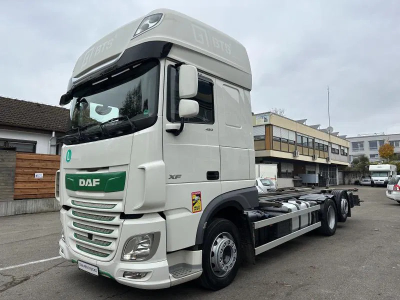 DAF XF 106 2 x 450 SSC 6X2 Jumbo Multiwechsl VANTEC - Konteineru vedējs/ Kravas automašīna ar noņemamā virsbūve: foto 1 DAF XF 106 2 x 450 SSC 6X2 Jumbo Multiwechsl VANTEC - Konteineru vedējs/ Kravas automašīna ar noņemamā virsbūve: foto 1