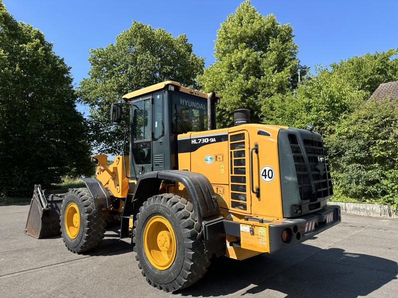 Hyundai HL730-9A 4X4 Radlader Mulch-/Klappschaufel KLIMA A HL730-9A 4X4 Radlader Mulch-/Klappschaufel KLIMA A/C - Riteņu iekrāvējs: foto 4 Hyundai HL730-9A 4X4 Radlader Mulch-/Klappschaufel KLIMA A HL730-9A 4X4 Radlader Mulch-/Klappschaufel KLIMA A/C - Riteņu iekrāvējs: foto 4