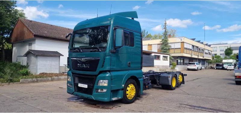 MAN TGX 26.440 FLL 6x2 Fahrgestell Intarder E6 - Šasija kravas automašīna: foto 1 MAN TGX 26.440 FLL 6x2 Fahrgestell Intarder E6 - Šasija kravas automašīna: foto 1