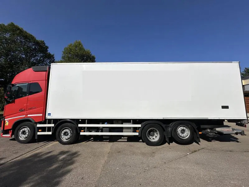 Volvo FH 16 550XL*8x2*Tief Kühlkoffer*ThermoKing*LBW - Kravas automašīna refrižerators: foto 2 Volvo FH 16 550XL*8x2*Tief Kühlkoffer*ThermoKing*LBW - Kravas automašīna refrižerators: foto 2