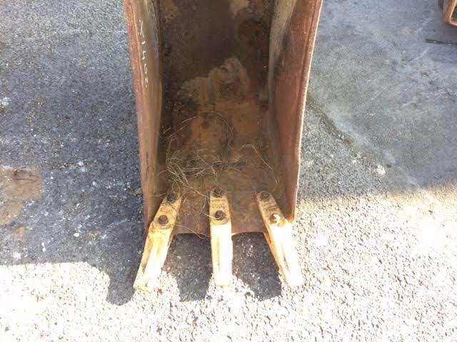 CATERPILLAR 415mm - Type Tractopelle - Citas iekārtas: foto 2 CATERPILLAR 415mm - Type Tractopelle - Citas iekārtas: foto 2