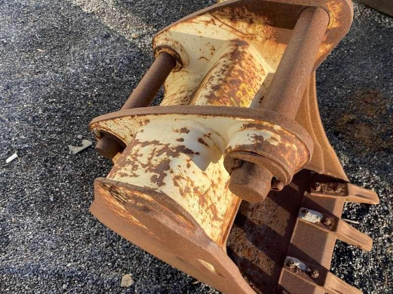 CATERPILLAR 570mm - type tractopelle - Citas iekārtas: foto 5 CATERPILLAR 570mm - type tractopelle - Citas iekārtas: foto 5