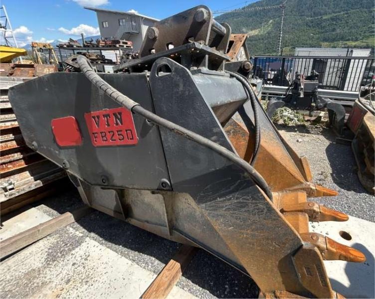 VTN Godet Concasseur VTN FB 250 - Kauss - Celtniecības tehnika: foto 1 VTN Godet Concasseur VTN FB 250 - Kauss - Celtniecības tehnika: foto 1
