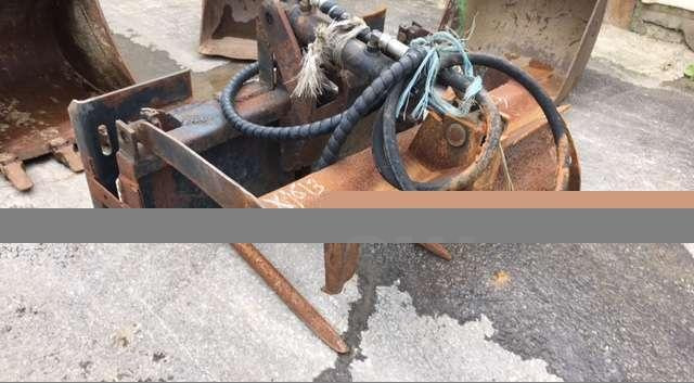 À Griffe Largeur 900mm chargeur - Lopbarības sagatavošanas tehnika: foto 1 À Griffe Largeur 900mm chargeur - Lopbarības sagatavošanas tehnika: foto 1