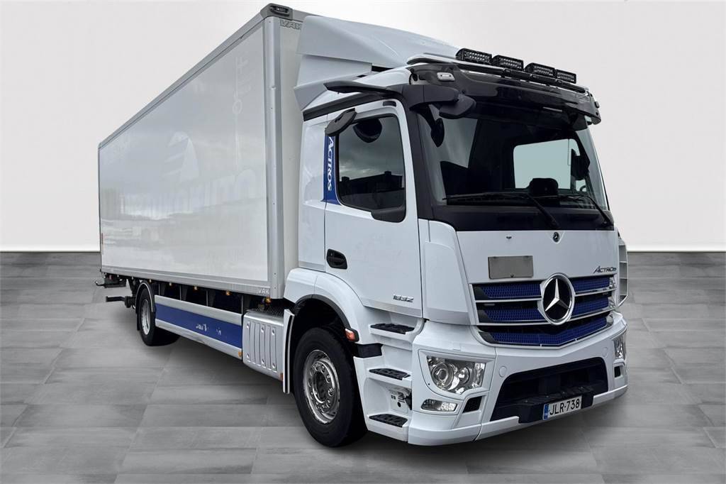 Mercedes-Benz ACTROS 1832 - Kravas automašīna ar slēgto virsbūvi: foto 3 Mercedes-Benz ACTROS 1832 - Kravas automašīna ar slēgto virsbūvi: foto 3