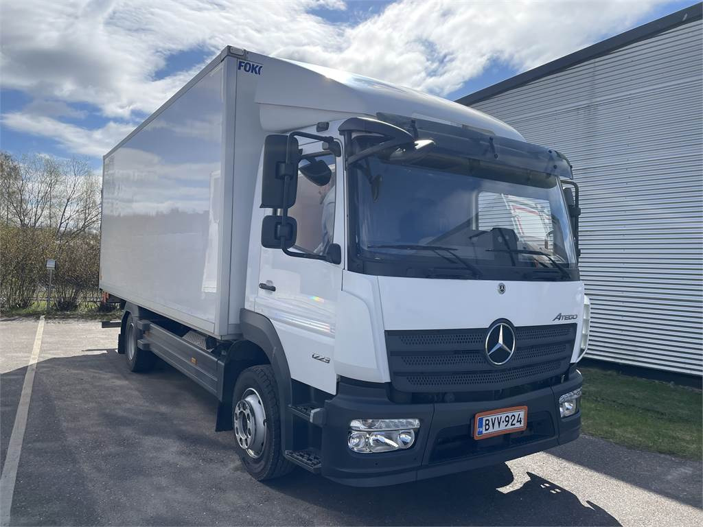 Mercedes-Benz ATEGO 1223L - Kravas automašīna ar slēgto virsbūvi: foto 1 Mercedes-Benz ATEGO 1223L - Kravas automašīna ar slēgto virsbūvi: foto 1