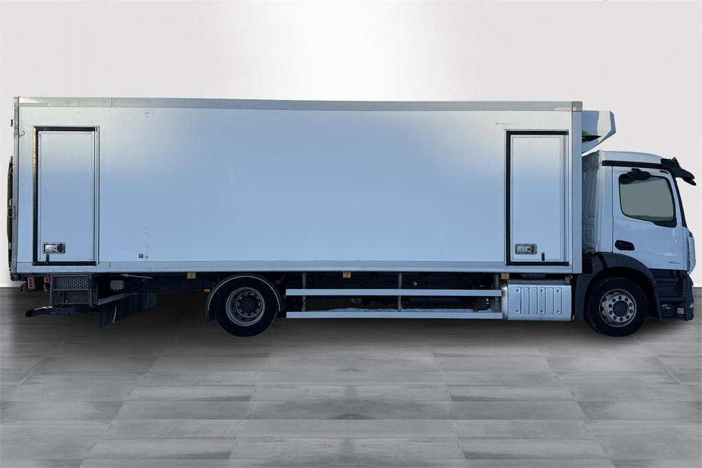 Mercedes-Benz Actros 1830L 5 SM FRC 2-lämpö(atp10/2025) - Izometriskais kravas automašīna: foto 4 Mercedes-Benz Actros 1830L 5 SM FRC 2-lämpö(atp10/2025) - Izometriskais kravas automašīna: foto 4