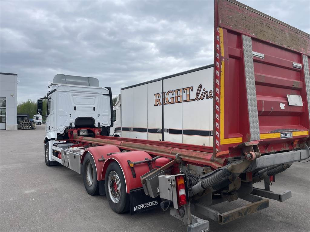 Mercedes-Benz Actros L 2551 L/6x2ENA - Šasija kravas automašīna: foto 4 Mercedes-Benz Actros L 2551 L/6x2ENA - Šasija kravas automašīna: foto 4