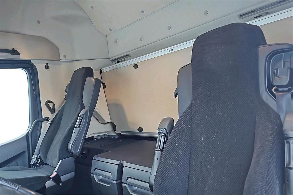 Izometriskais kravas automašīna Mercedes-Benz Actros L 3558: foto 17