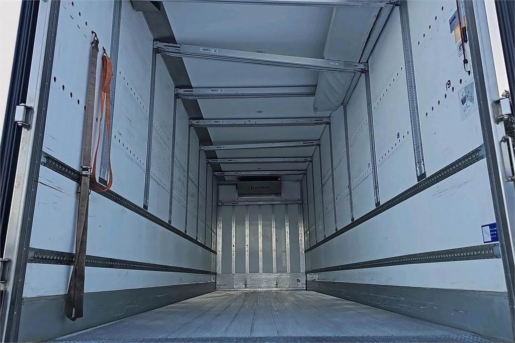 Izometriskais kravas automašīna Mercedes-Benz Actros L 3558: foto 10