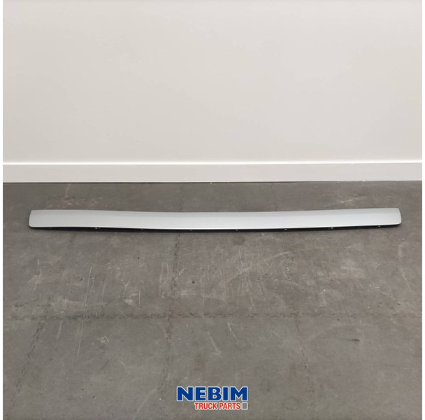 Volvo Volvo - 21443695 - Zonneklep sierlijst zilver FH16 - Rezerves daļa - Kravas automašīna: foto 1 Volvo Volvo - 21443695 - Zonneklep sierlijst zilver FH16 - Rezerves daļa - Kravas automašīna: foto 1