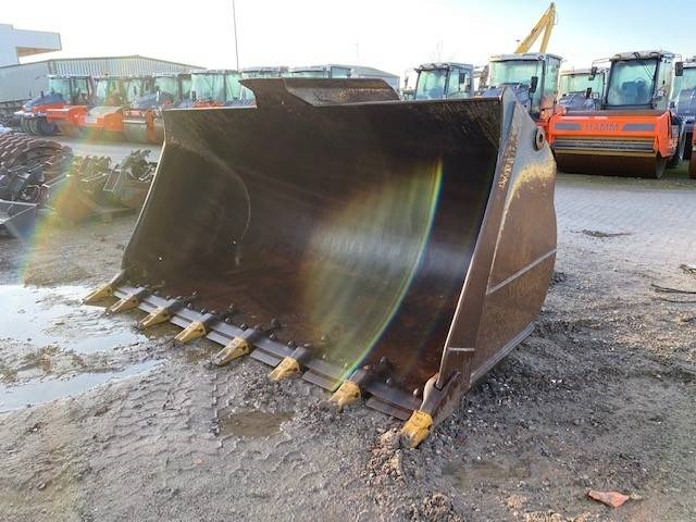 Liebherr (1884) L 586 Schaufel / bucket - Riteņu iekrāvējs: foto 5 Liebherr (1884) L 586 Schaufel / bucket - Riteņu iekrāvējs: foto 5